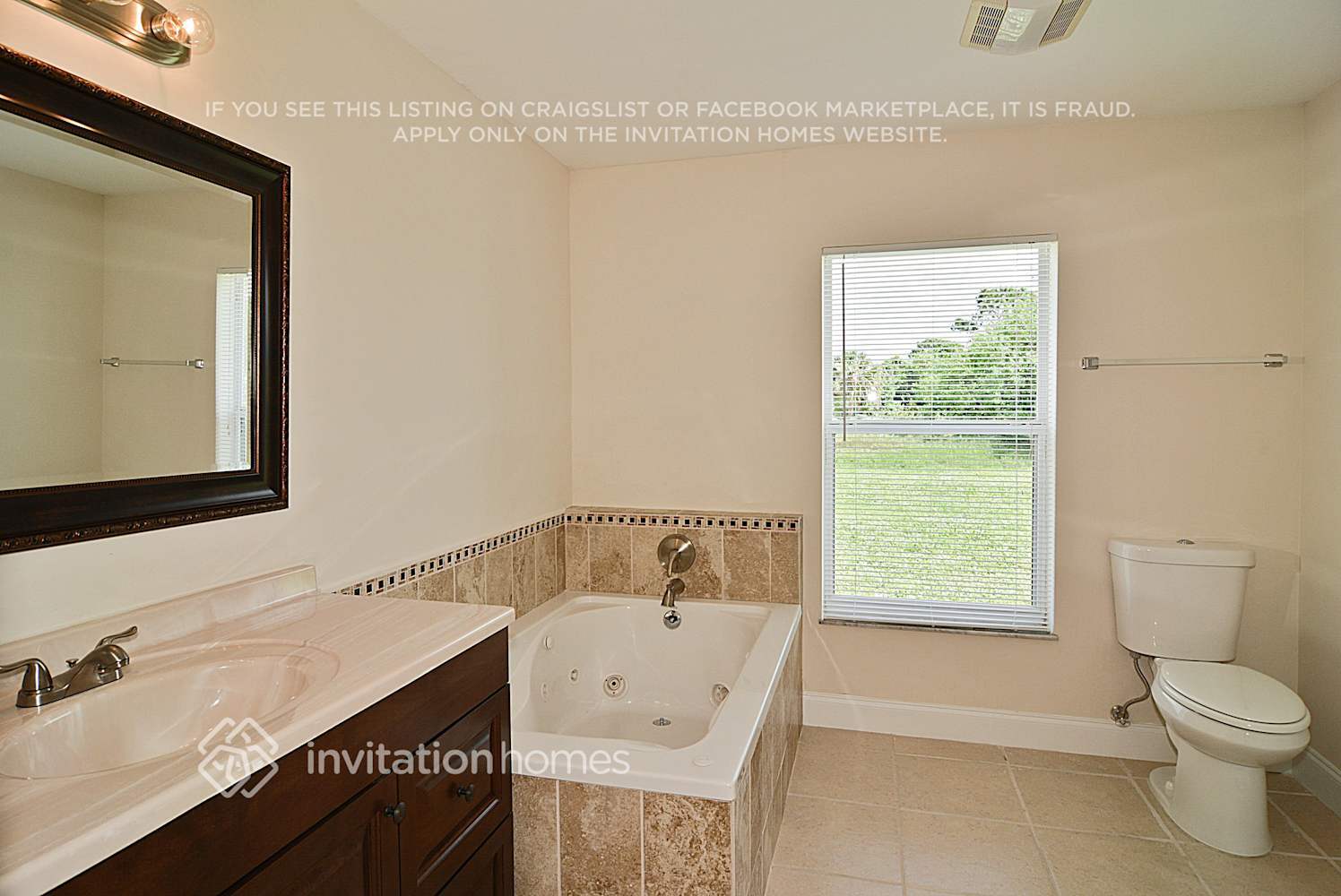 Building Photo - 509 SW Lucero Dr