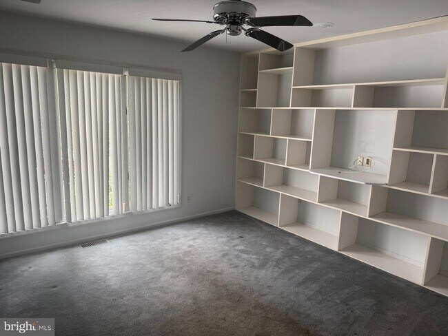 Building Photo - 203 Sunshine Lakes Dr