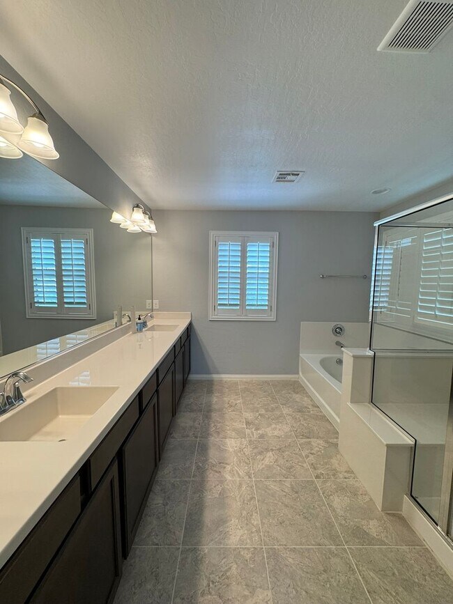 Building Photo - Beautiful Southwest Las Vegas Home in Gate...