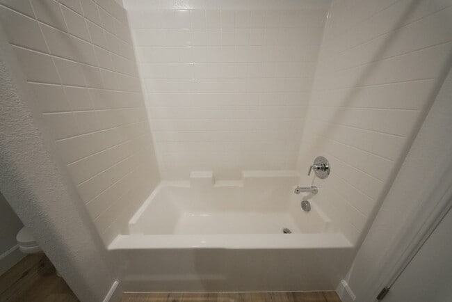 Building Photo - 547 Virginia Ave