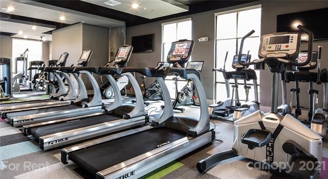 Building Photo - 1310 Iris Dr