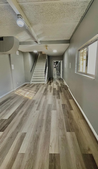 Building Photo - 111 S Summit St