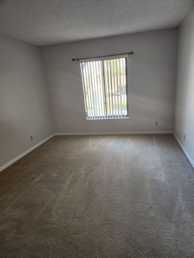 Building Photo - 1485 SW Silver Pine Way