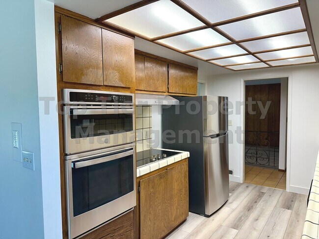Building Photo - Very nice 3 Bed, 2 Bath, 1,919 Sqft Walnut Creek house available July 24th for lease !