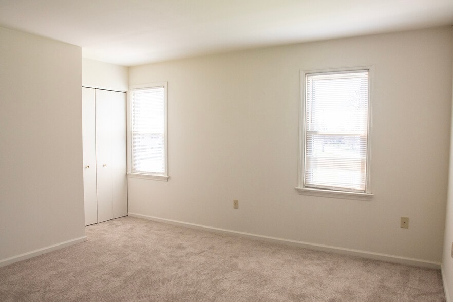 Building Photo - 717 Brunnerville Rd