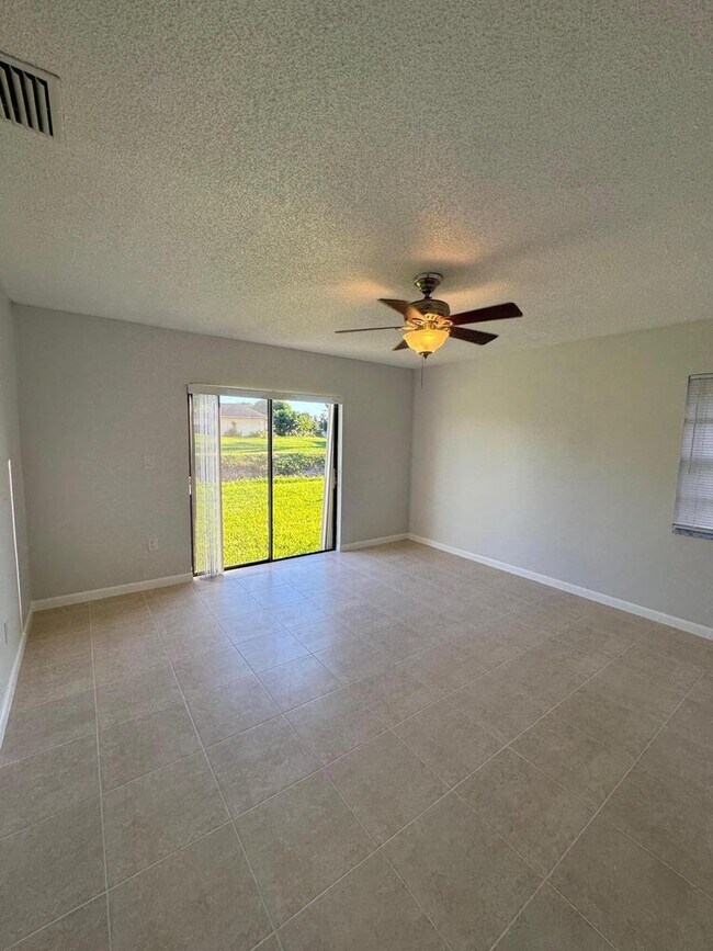 Building Photo - 1427 Summit Run Cir