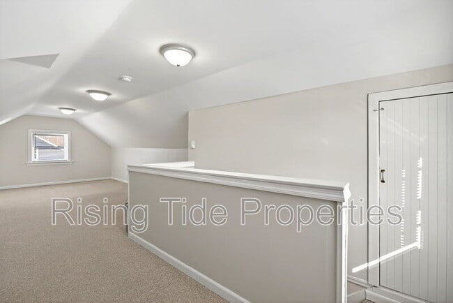 Building Photo - 1937 N Sunny Ridge Rd