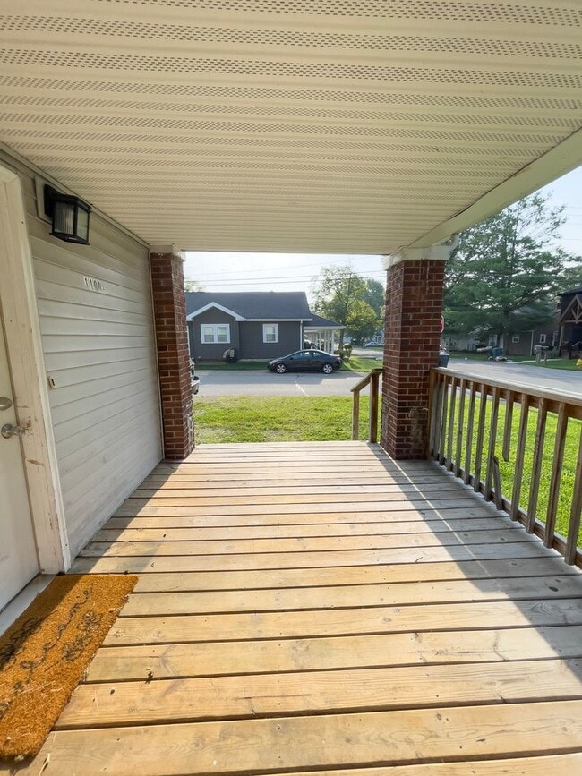 Building Photo - PRELEASING for AUGUST! Close to Campus