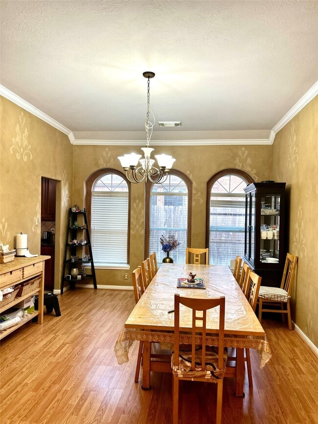 Building Photo - 26418 Meadow Dawn Ln