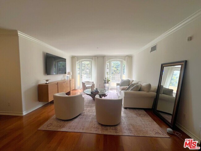 Building Photo - 1000 Granville Ave