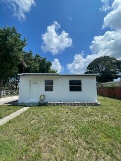 Building Photo - 3701 SW 48th Ave