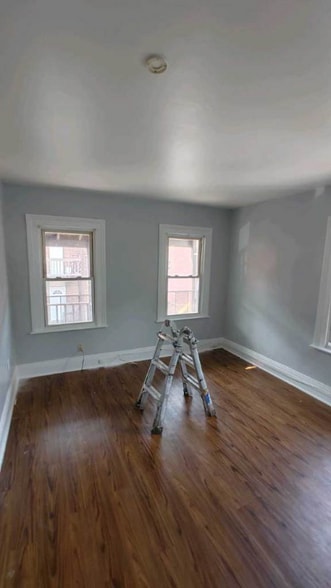 Building Photo - 118 Babcock St