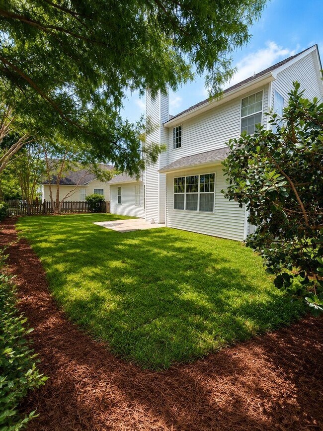 Building Photo - 1589 Thomas Barksdale Way