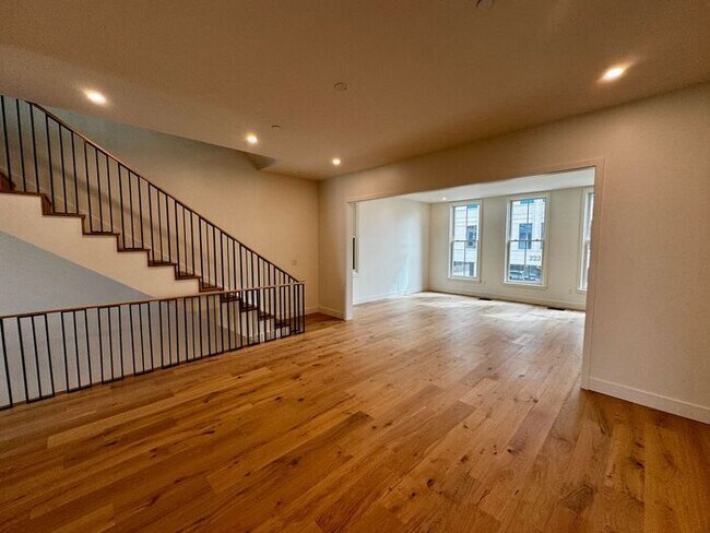 Building Photo - Luxury in the Heart of Huntsville