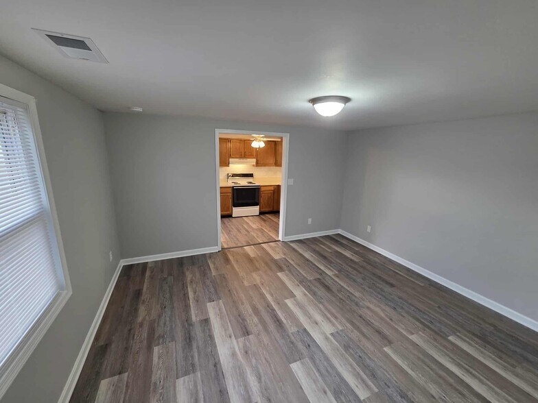 Building Photo - 923 Rose Hill Ave