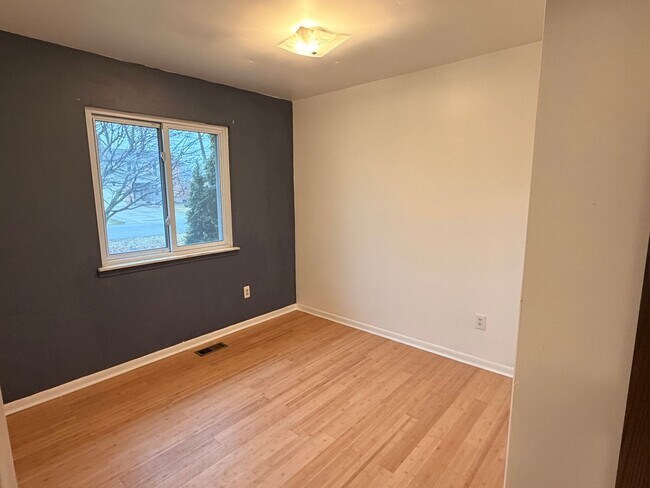 Building Photo - Amazing Troy Rental Available Now!