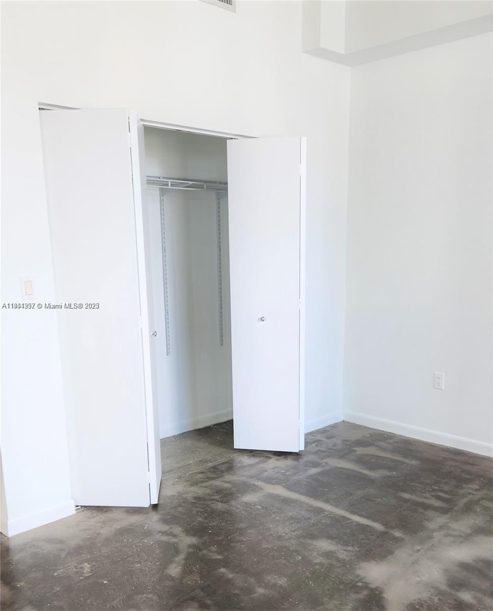 Building Photo - 133 NE 2nd Ave