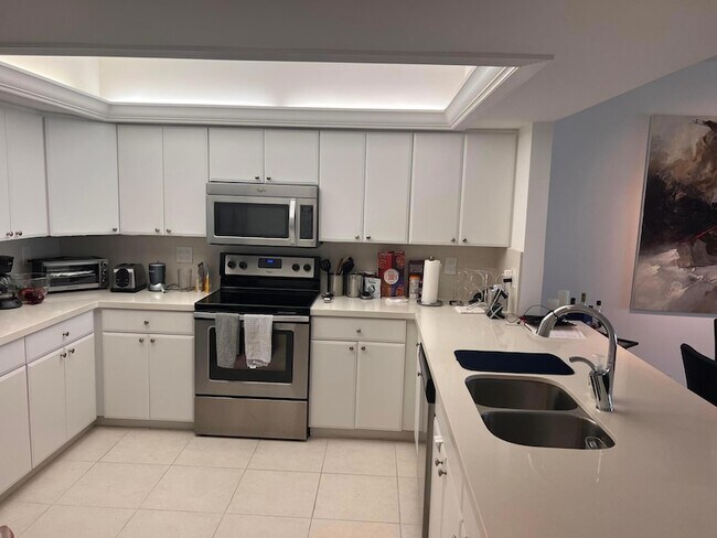 Building Photo - 5100 N Ocean Blvd