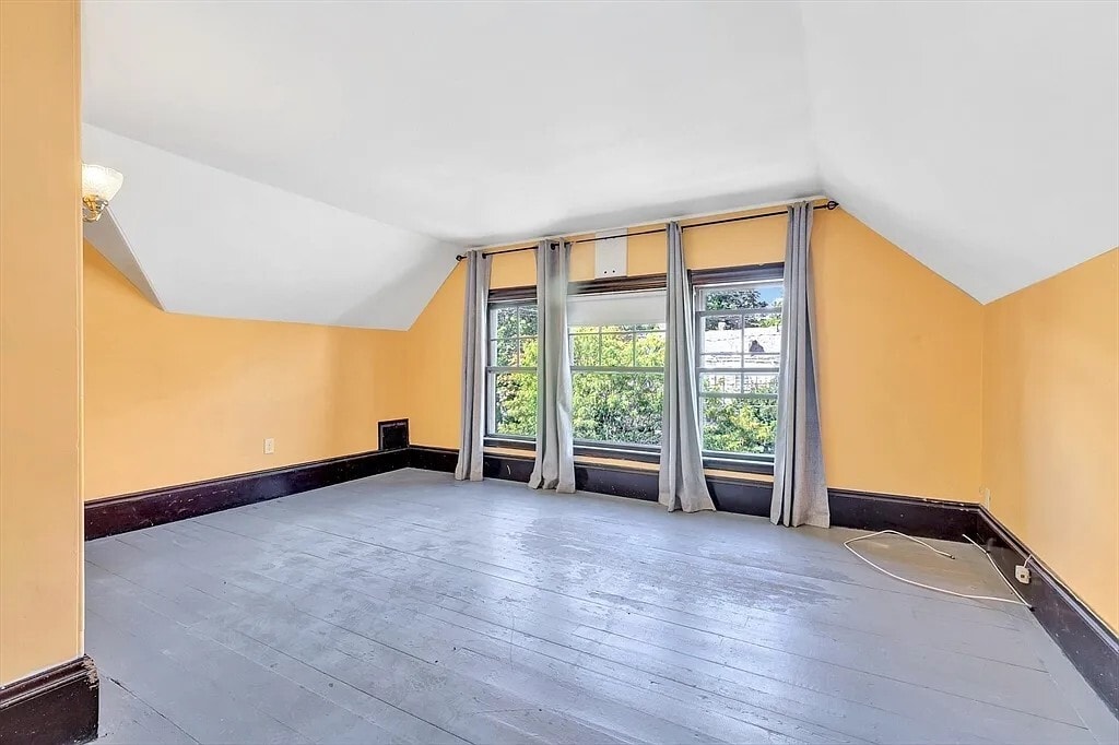 Private Office (top floor - 112 Church St