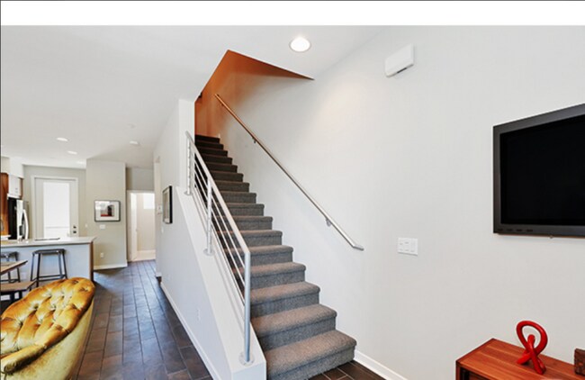 Building Photo - 3921 N Eagle Rock Blvd