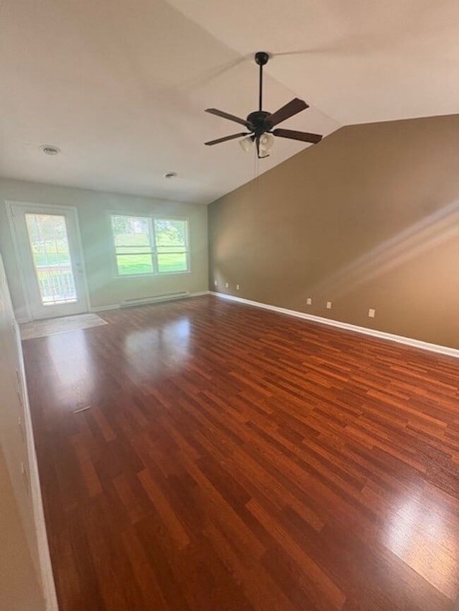 Building Photo - 3 bed, 2 bath condo COMING SOON