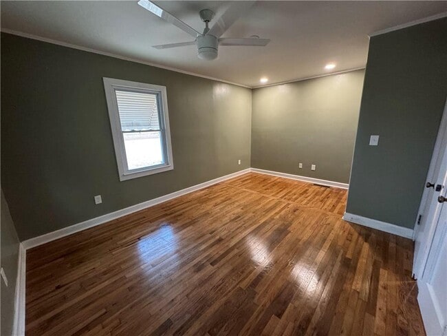 Building Photo - 649 Valley Brook Rd