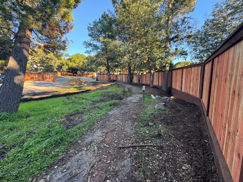 Building Photo - 10 Country Club Way