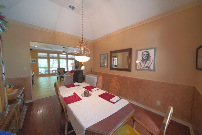 Building Photo - Gorgeous Home in the Coveted Greenshire Subdivision - Realtor Commission: $400