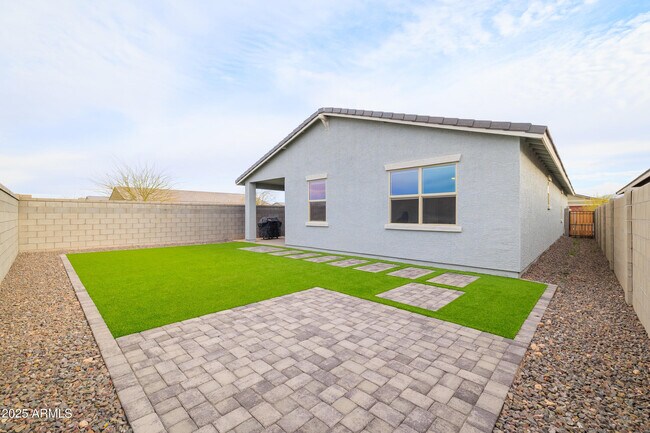 Building Photo - 6810 W Pedro Ln
