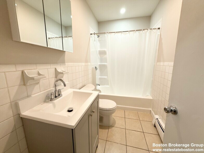 Building Photo - 9 Ruggles St