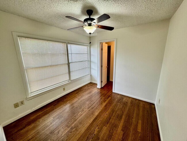 Building Photo - 3322 26th St