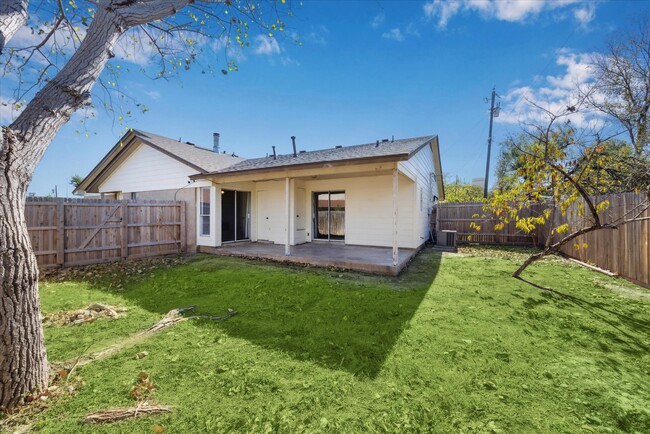 Back yard & covered Patio - 2007 Old W Pl