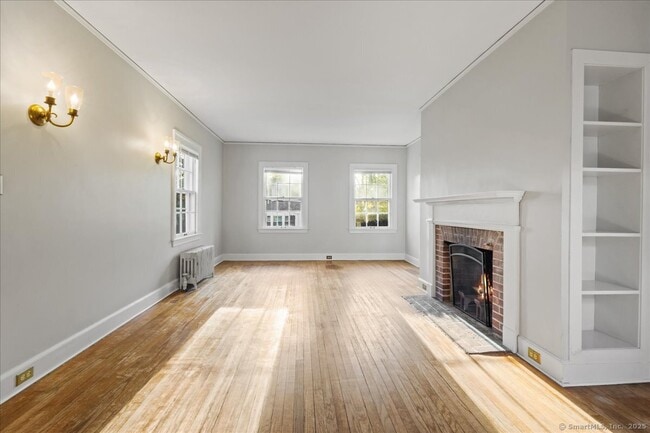 Building Photo - 8 Arlington Heights