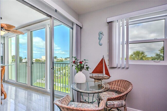 Building Photo - 10216 Regal Dr