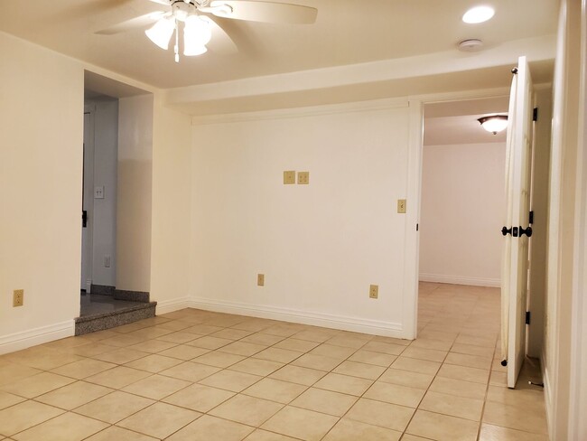 Building Photo - Cute, Quiet and Renovated One Bedroom Finished Basement in Eaton