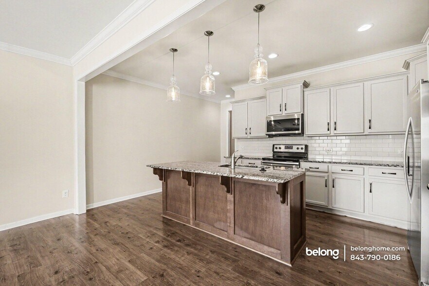 Building Photo - 439 Tayberry Ln
