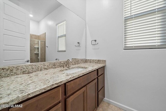 Building Photo - 10623 N Iron Peak Dr