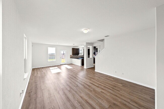 Building Photo - 4750 Broadside Ave