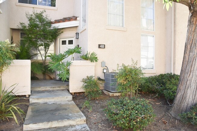 Building Photo - 8215 E White Oak Ridge