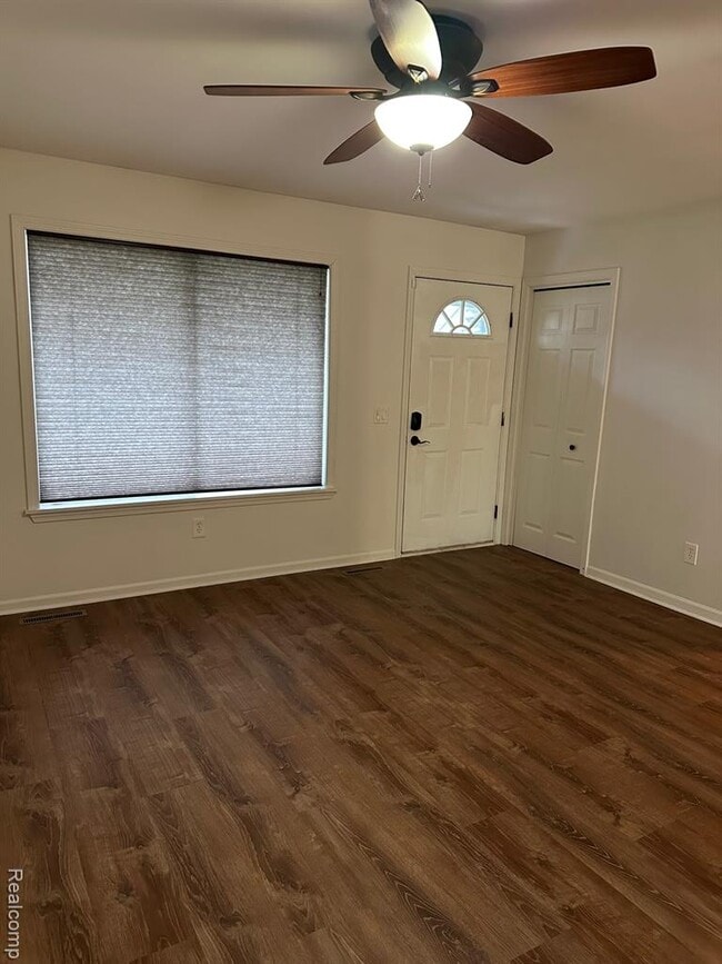 Building Photo - 6939 Alma Ct