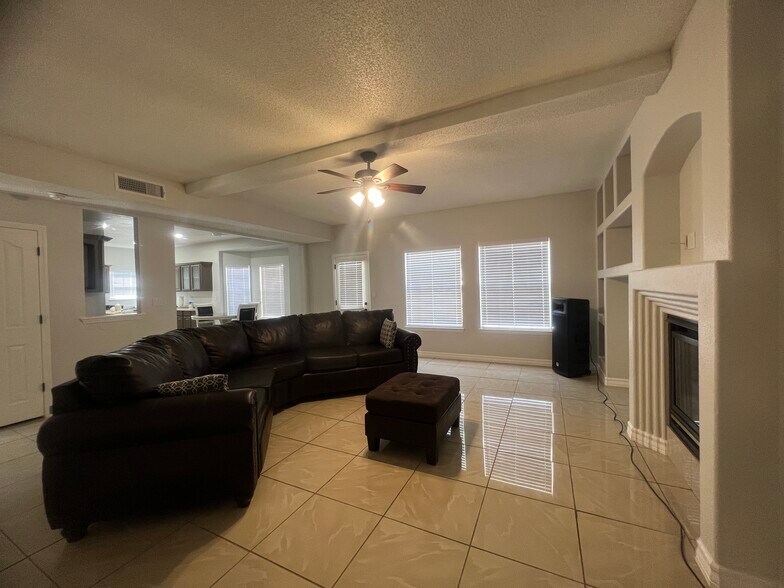 Building Photo - 485 Jeweled Mesa Ct