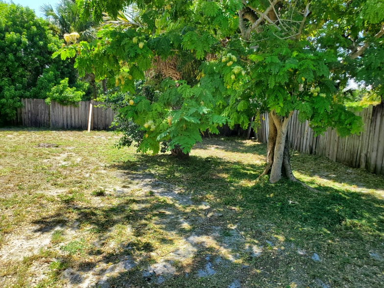 Building Photo - 936 SE Nassau Ave