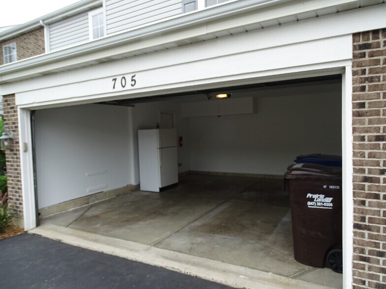 Building Photo - 705 Savannah Lane