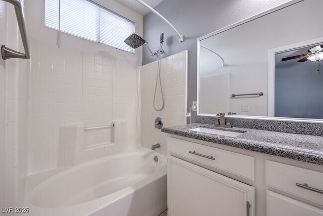 Building Photo - 9758 Vista Crest Ave