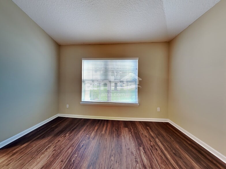 Building Photo - 9426 Staplehurst Dr