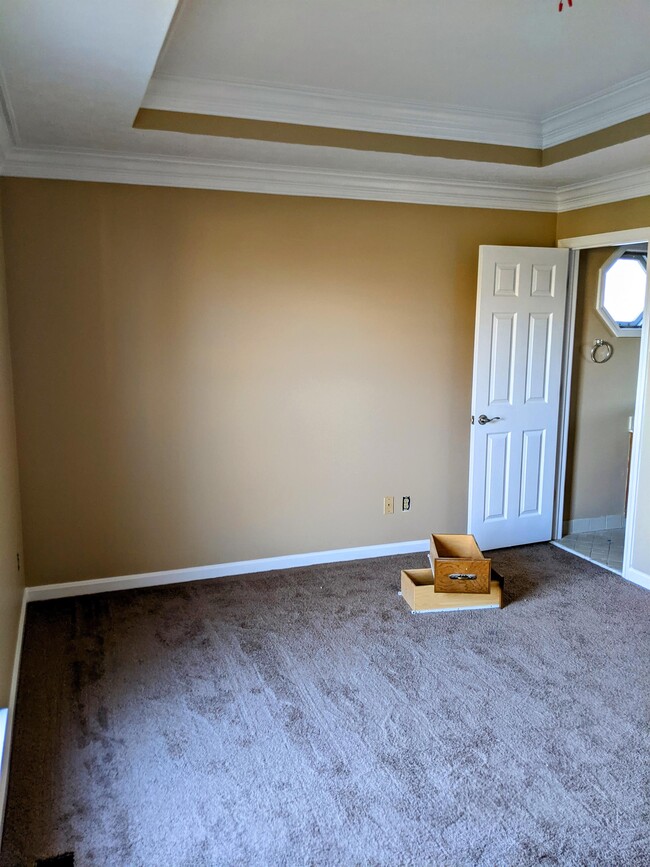 Building Photo - 5618 Bruns Dr