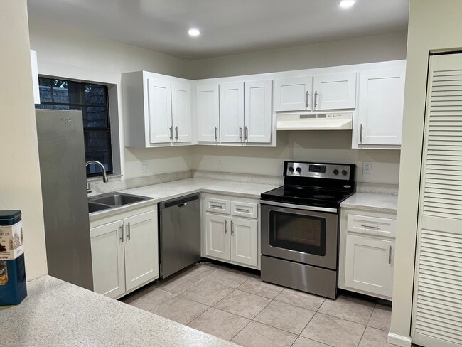 Building Photo - 3673 NW 94th Ave