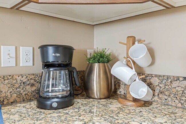 Building Photo - 2106 Ison Ct