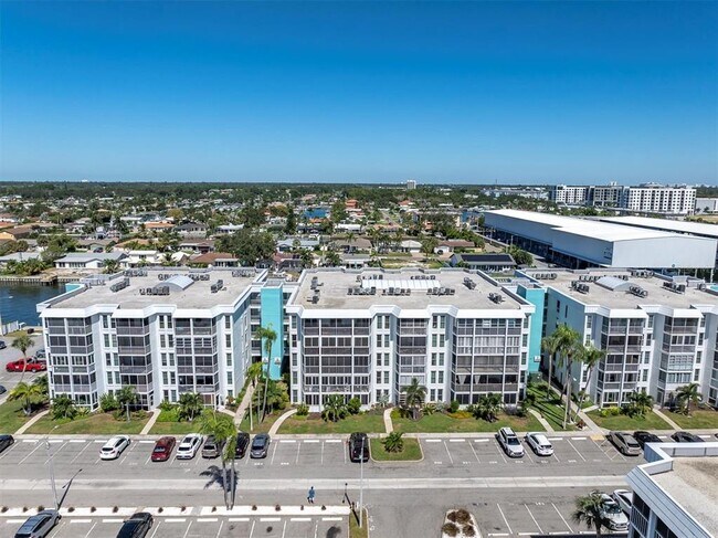 Building Photo - 4902 38th Way S