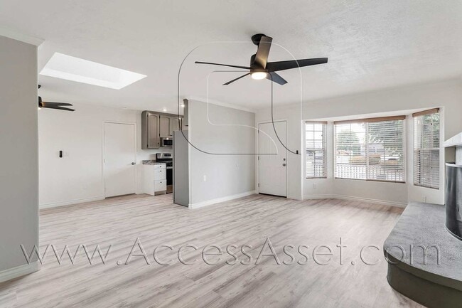 Building Photo - Remarkable 3 Bed/2 Bath Modern, Luxury And Comfort San Diego Home!